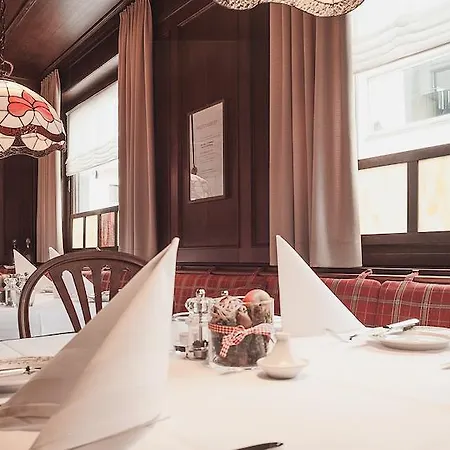 Hotel-restaurant Schwarzkopf ホテル 3*